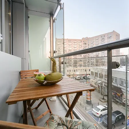 Lumina Design With Beautiful View Apartment