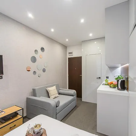 Lumina Design With Beautiful View Apartment Warsaw