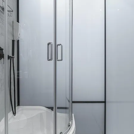 Apartment Lumina Design With Beautiful View Warsaw