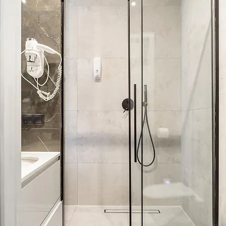 Lumina Design With Beautiful View Apartament